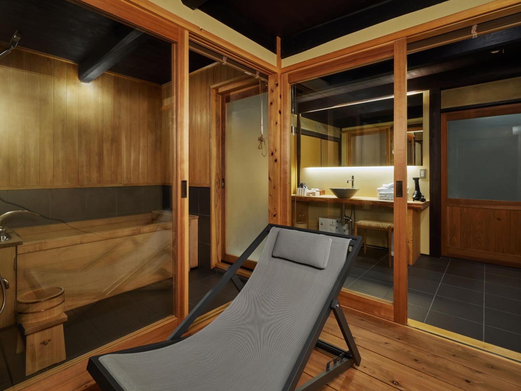 Nipponia Hotel Ozu Castle Town Esterno foto
