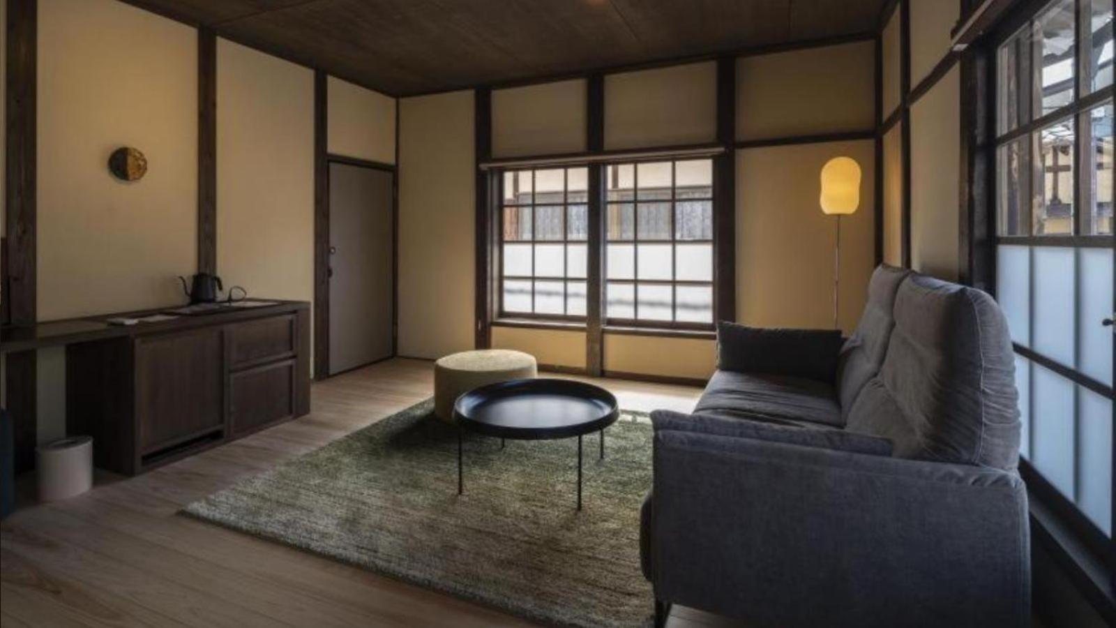 Nipponia Hotel Ozu Castle Town Esterno foto